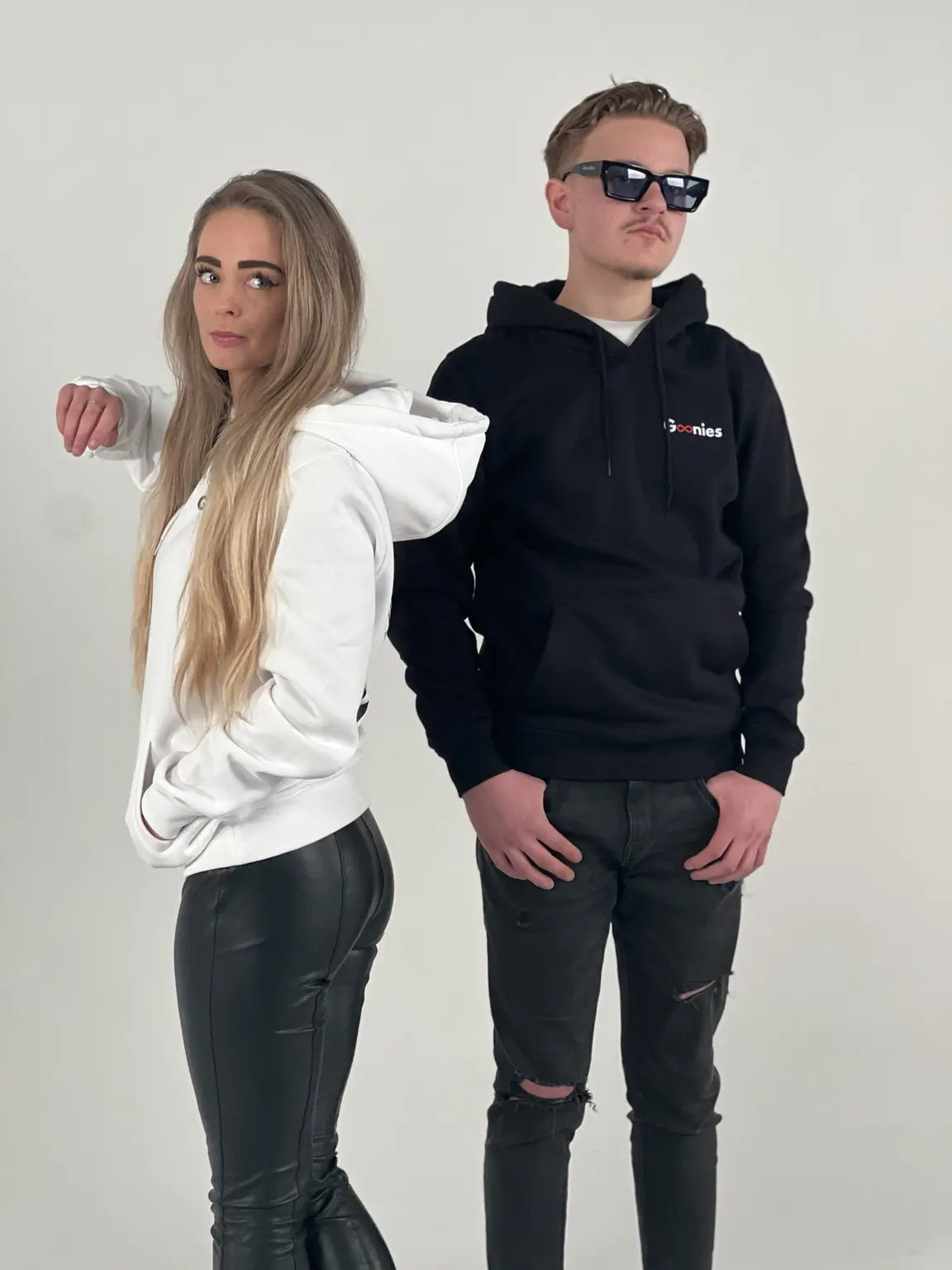 Modellen dragen de collectie